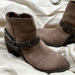 Vince Camuto Ankle Boot 9.5 M